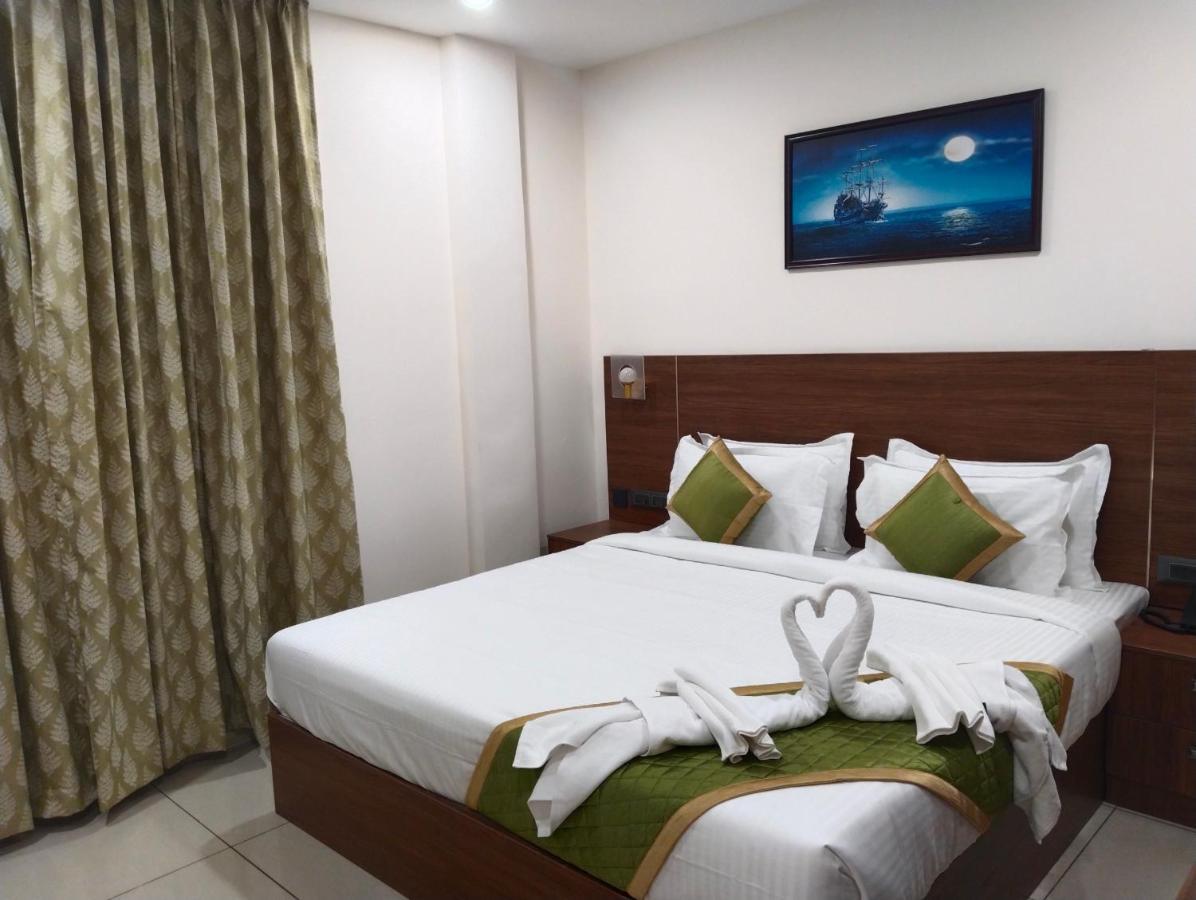 Hotel Seapark Kollam Ngoại thất bức ảnh