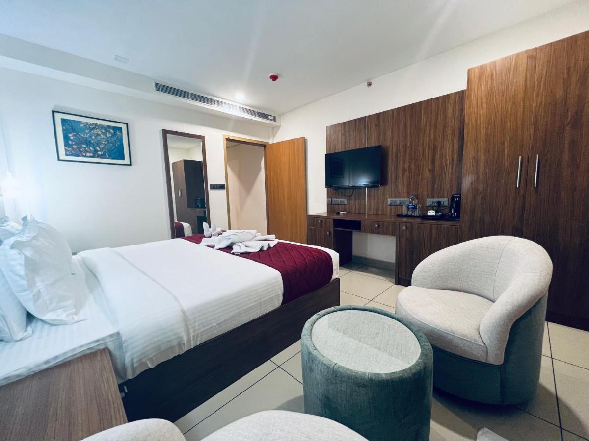 Hotel Seapark Kollam Ngoại thất bức ảnh