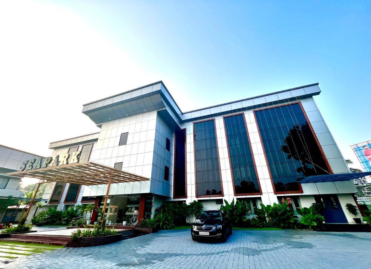 Hotel Seapark Kollam Ngoại thất bức ảnh