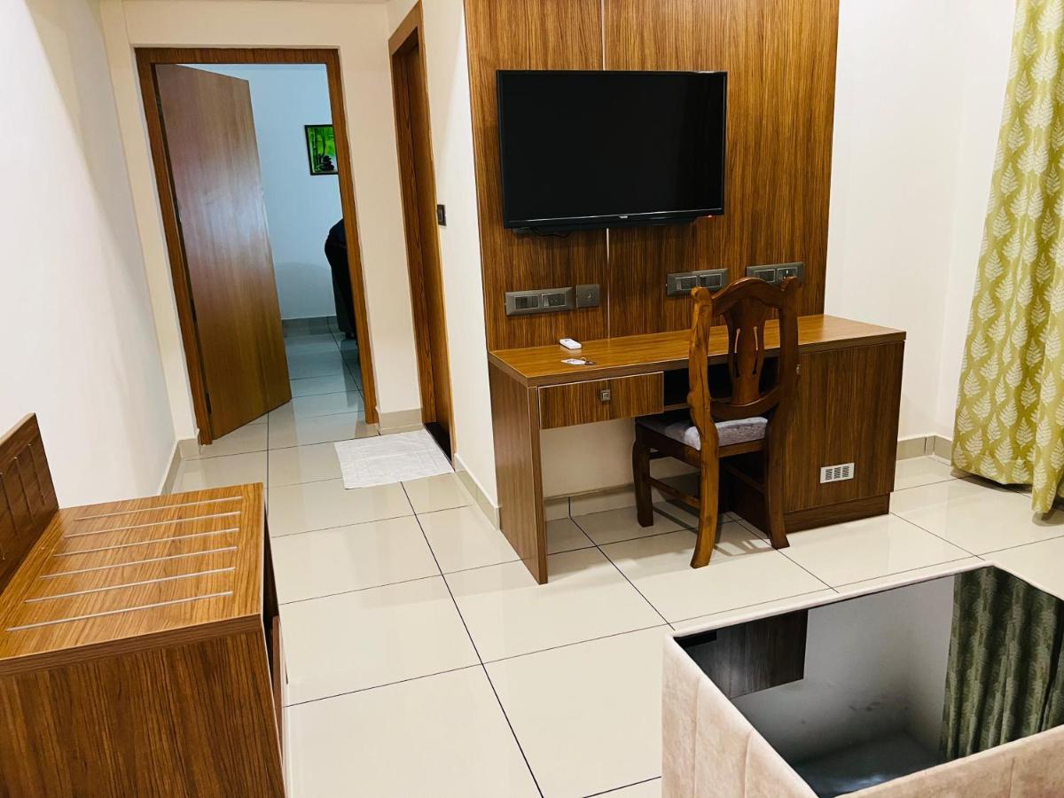 Hotel Seapark Kollam Ngoại thất bức ảnh