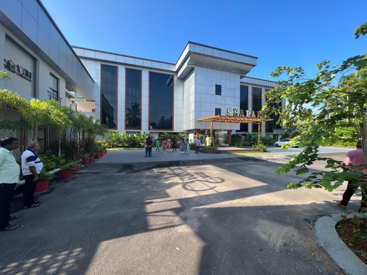 Hotel Seapark Kollam Ngoại thất bức ảnh